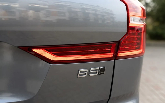 Volvo XC 60 cena 219000 przebieg: 76700, rok produkcji 2020 z Pszczyna małe 352